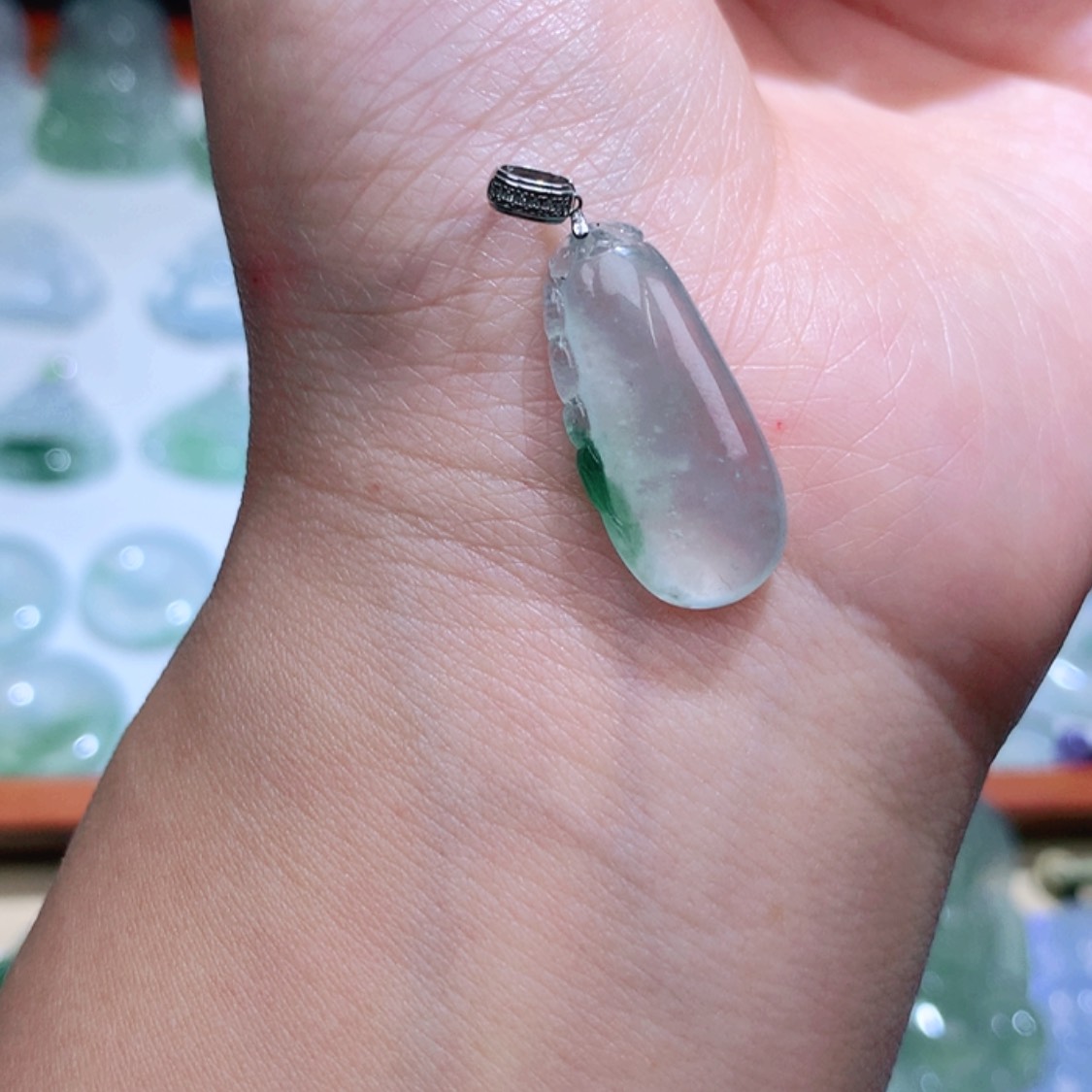 【闪购商品】翡翠颈饰18K金镶嵌福瓜