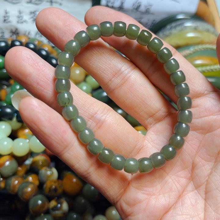 岫岩河磨玉（透闪石质玉）手链未镶嵌