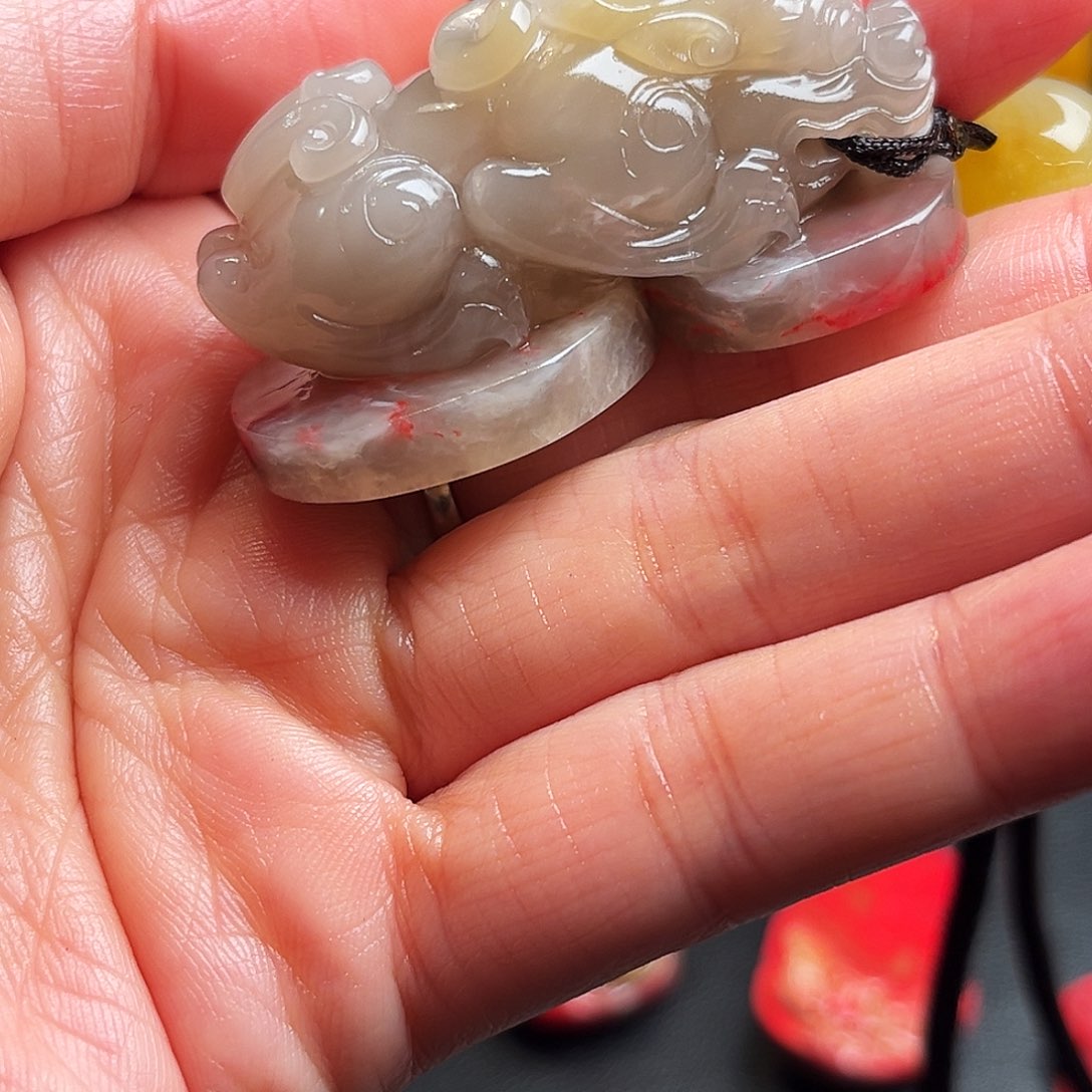 巴林石其他鸡血石貔貅手玩件