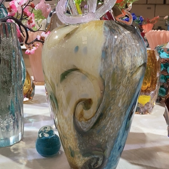 琉璃花瓶高31厘米口径9厘米