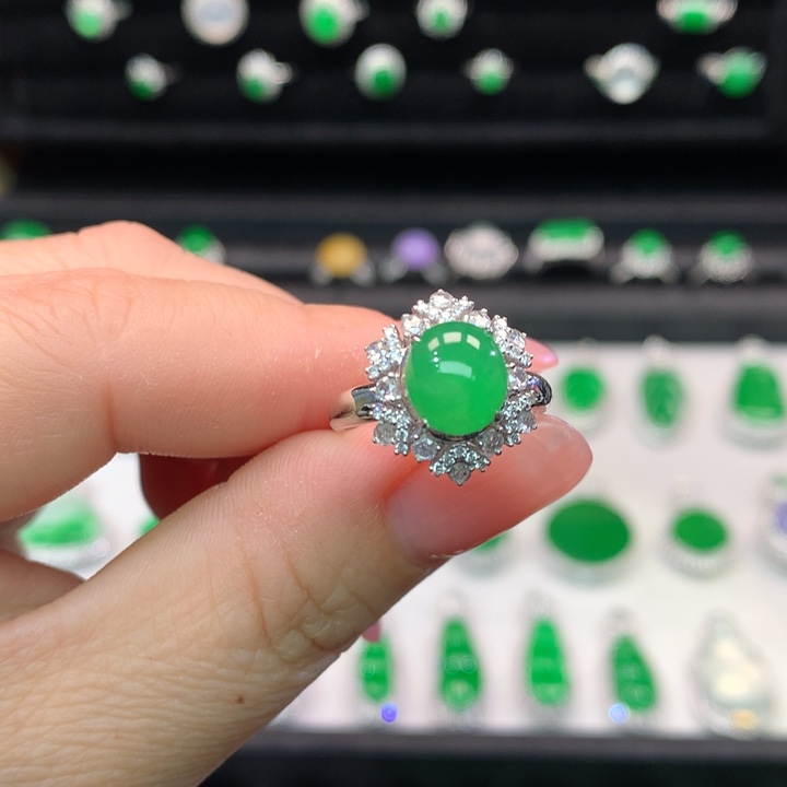 翡翠吊坠(不含链)18K金镶嵌七***七