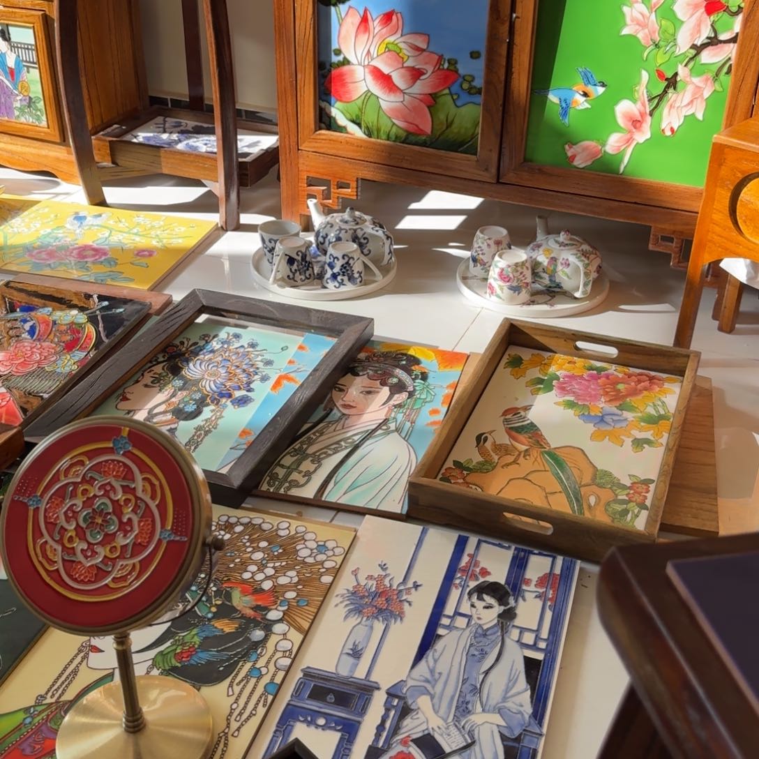 爱***助瓷版画镜子摆件手绘