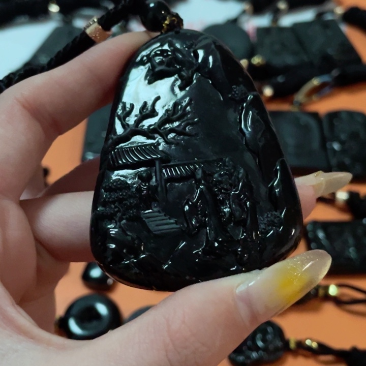 翡翠颈饰未镶嵌M***u翡翠吊坠