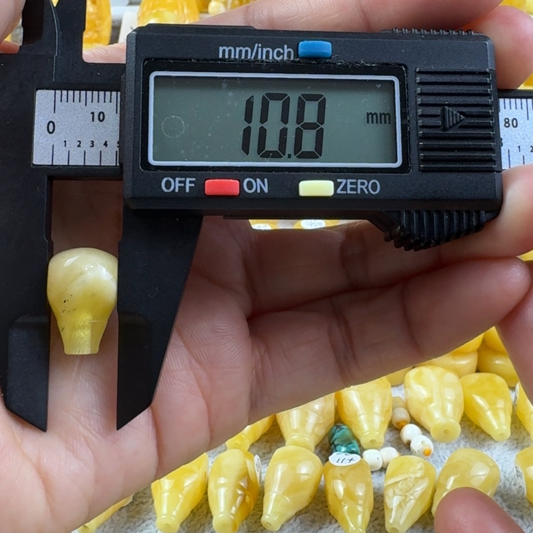 蜜蜡未镶嵌裸石21杂