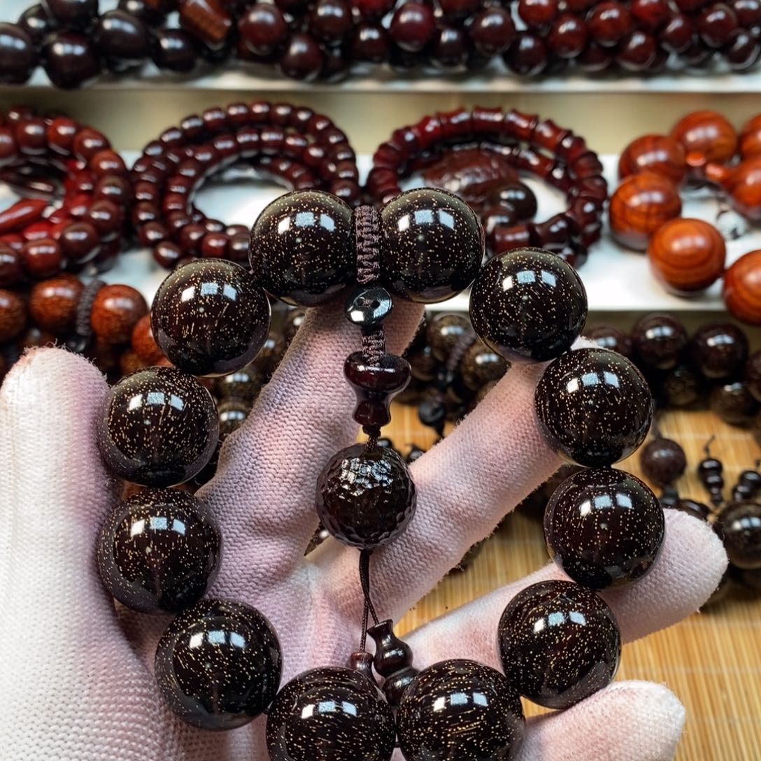 伦***仔檀香紫檀（小叶紫檀）2.0