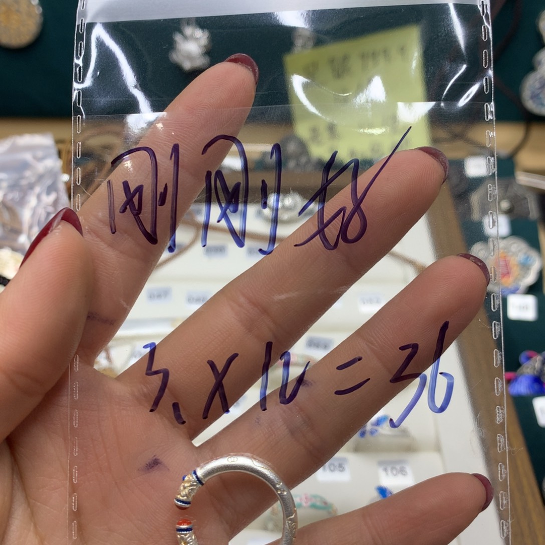 足银直播间选款银饰品