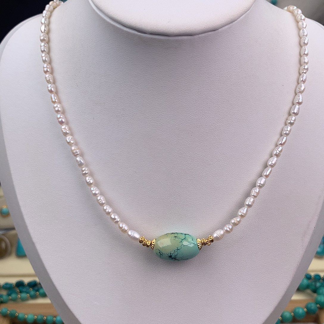 绿松石未镶嵌颈饰