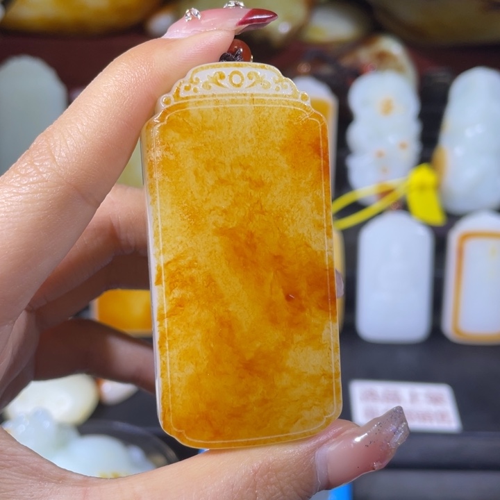 和田玉挂件未镶嵌不****。