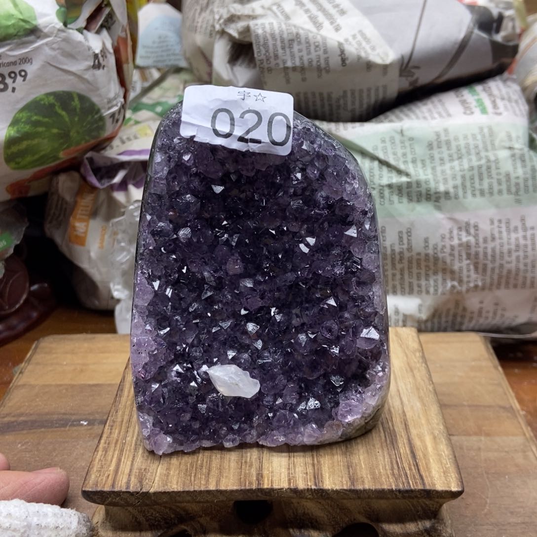 紫晶天然水晶摆件未镶嵌