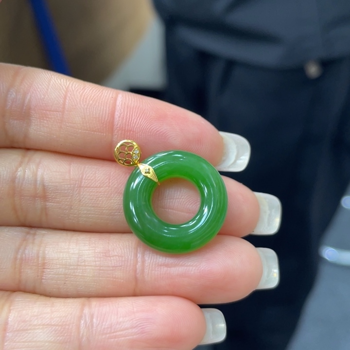 和田玉18K金镶嵌颈饰