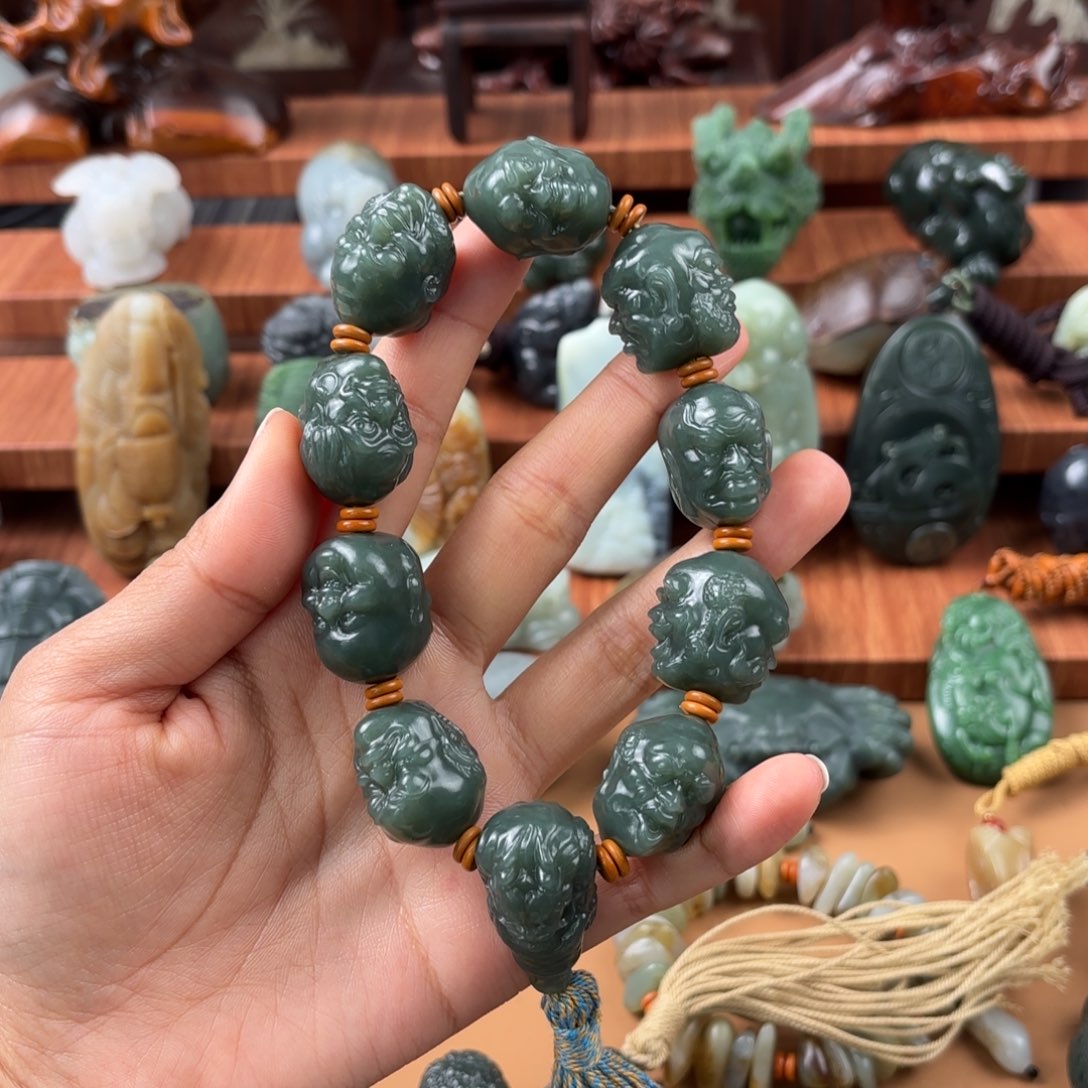 嘎***劲和田玉未镶嵌挂件