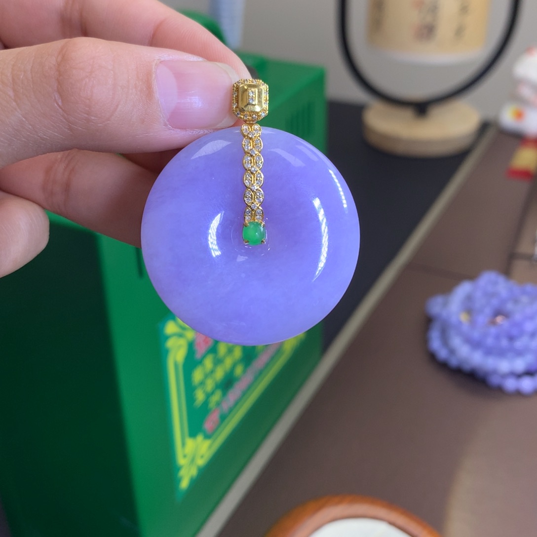 翡翠颈饰18K金镶嵌翡翠