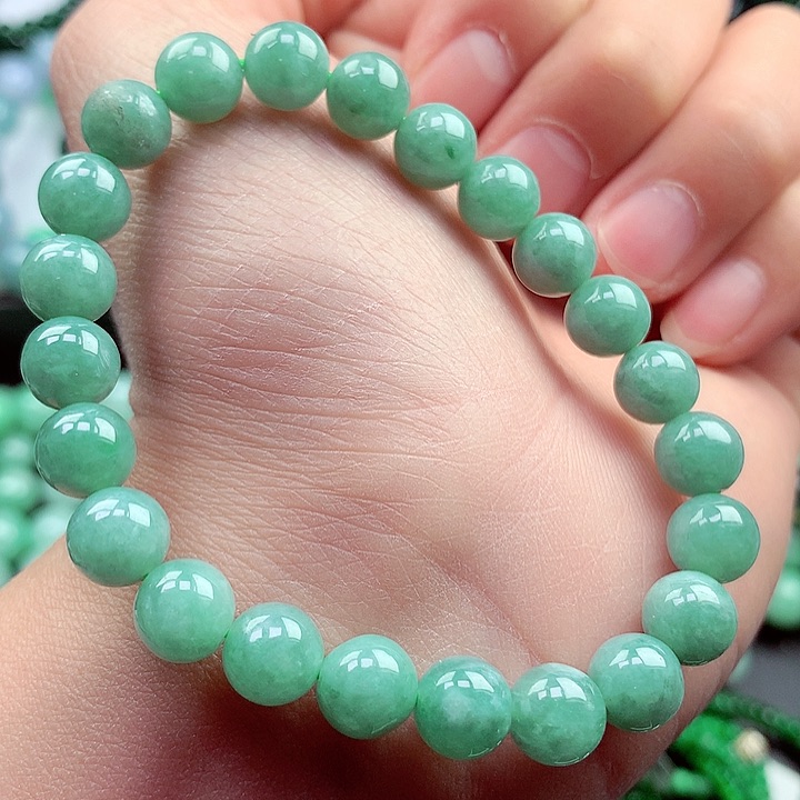 翡翠颈饰未镶嵌手串