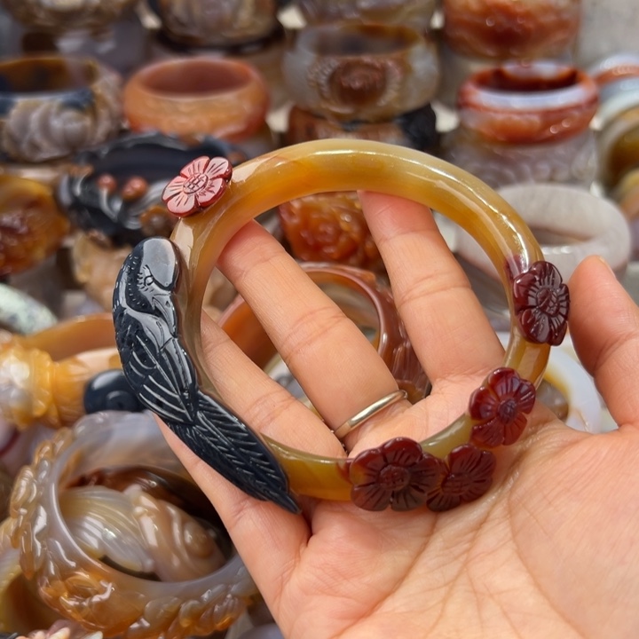 玛瑙/玉髓手镯未镶嵌花*秋600一个