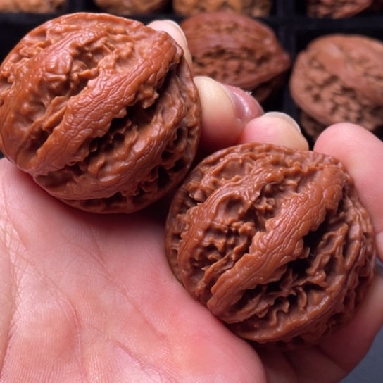 文玩核桃把件秦岭山脉核桃