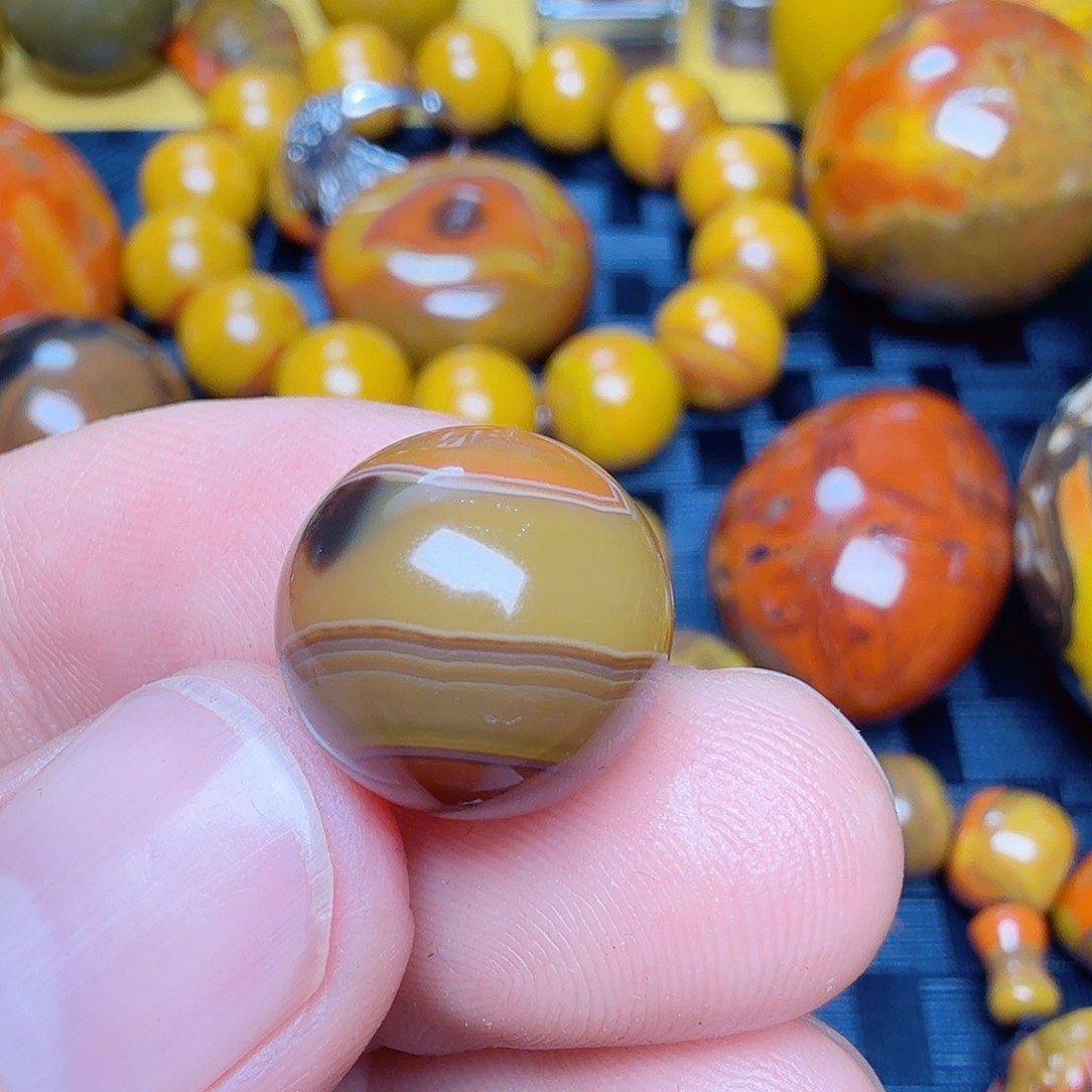 菜***菜玛瑙/玉髓未镶嵌颈饰