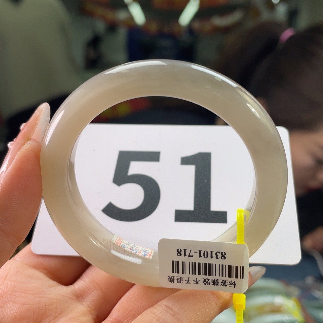 和田玉手镯未镶嵌风*