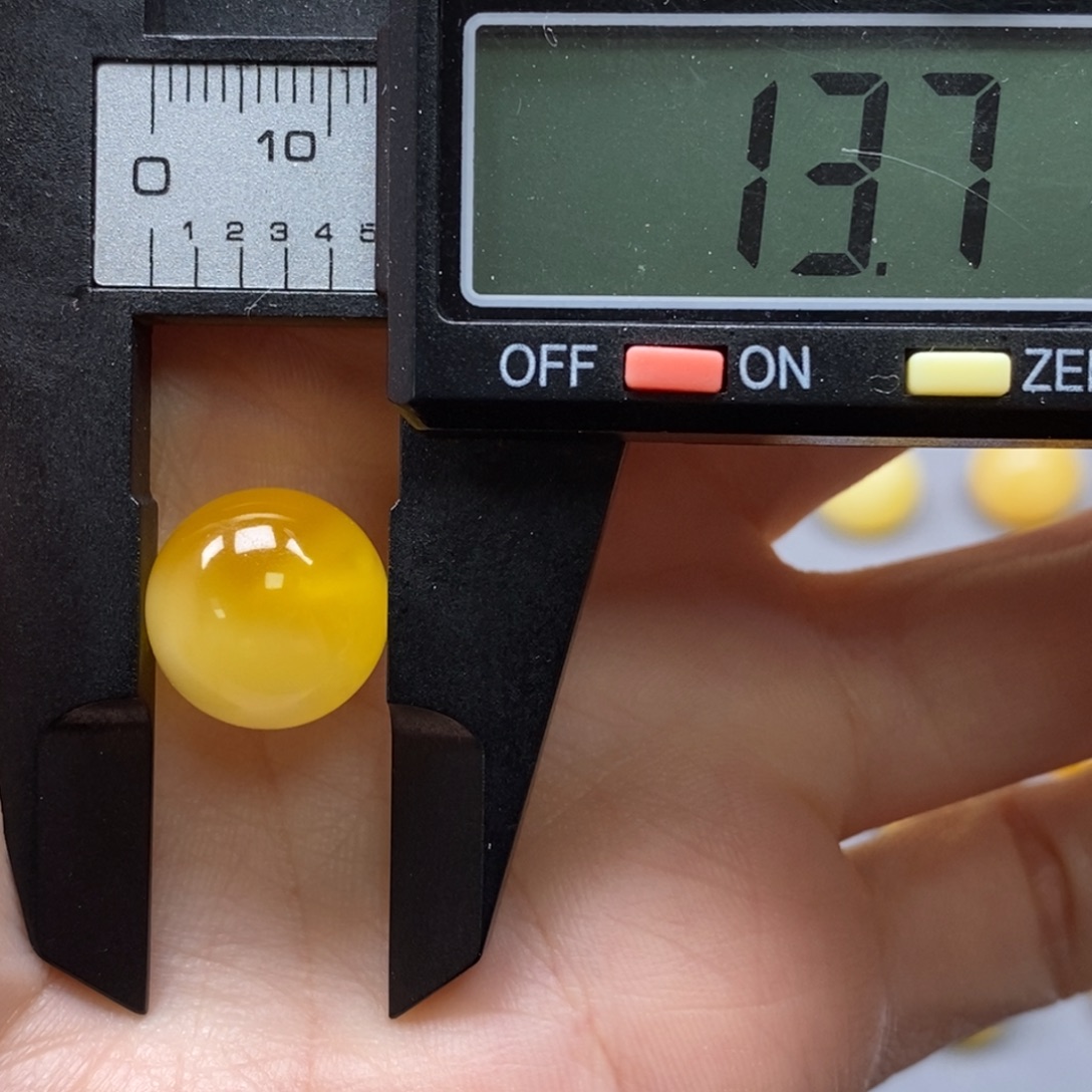 琥珀未镶嵌裸石纯天然