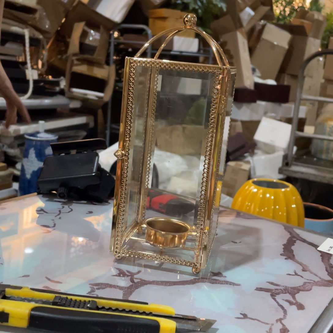 陶瓷花瓶，家居摆件。