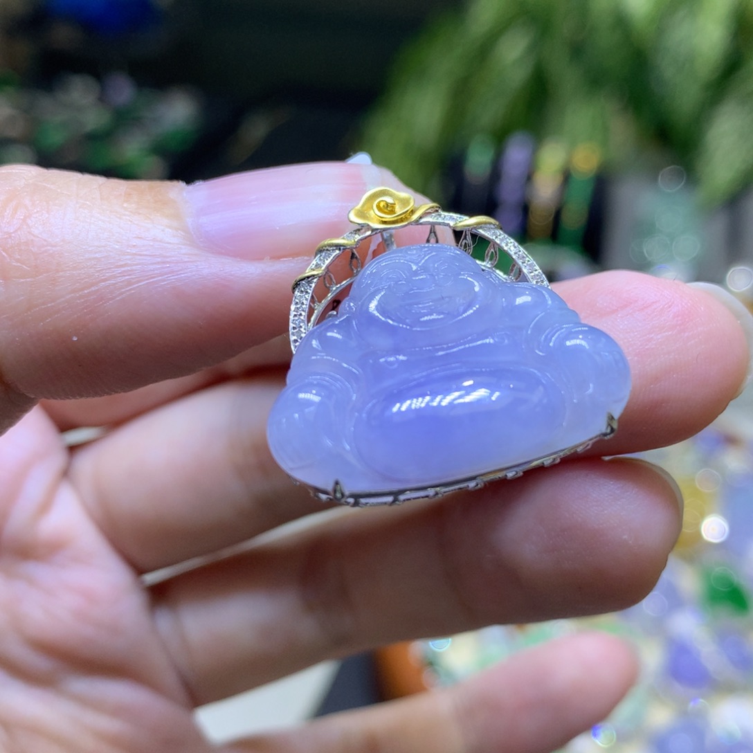 颈饰18K金镶嵌翡翠