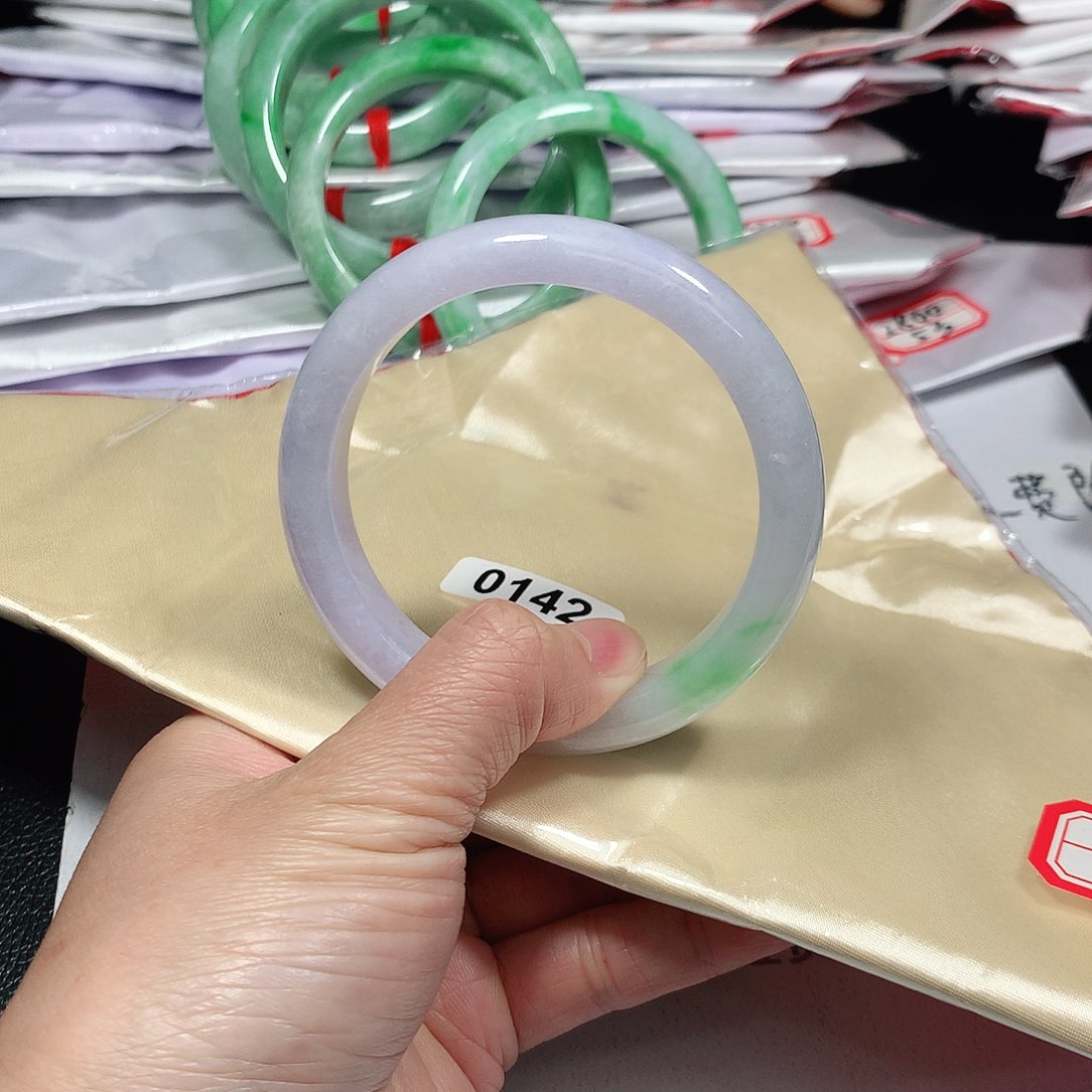 翡翠手镯未镶嵌天然缅甸A货翡翠手镯