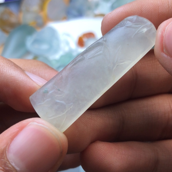 定制翡翠未镶嵌挂件