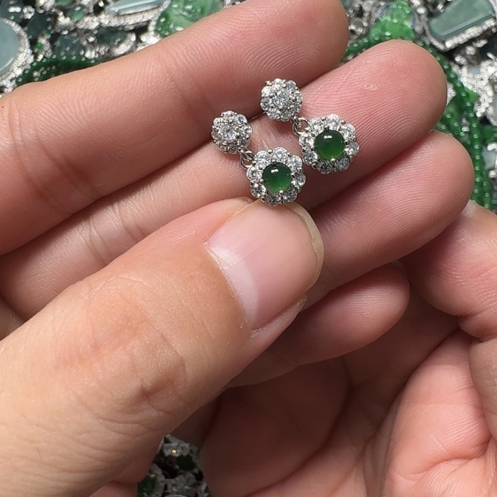 翡翠未镶嵌颈饰天然A货翡翠放漏