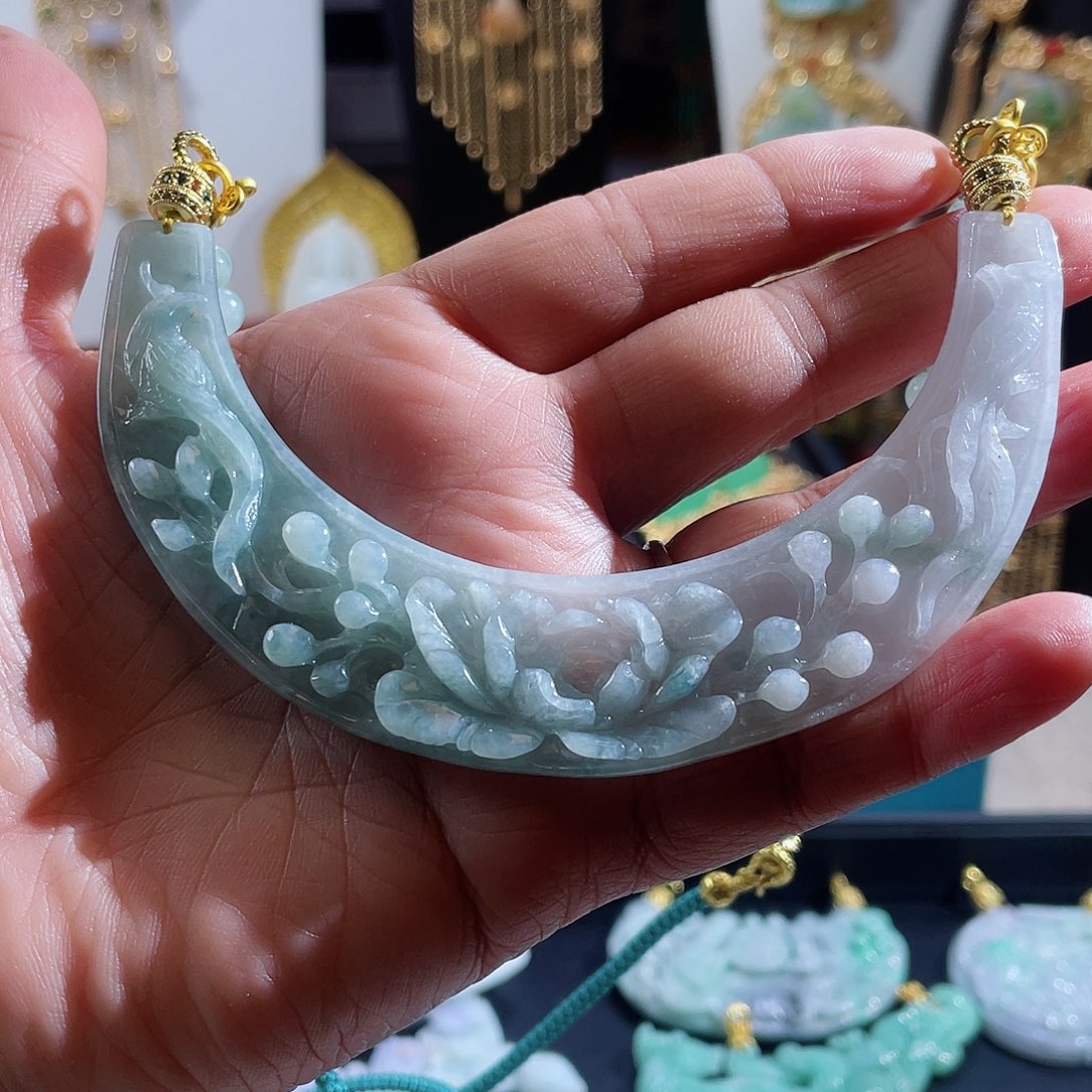翡翠颈饰未镶嵌翡翠喜上眉梢大弯弯