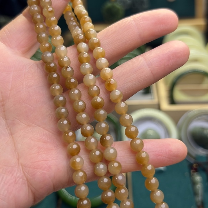 和田玉（糖玉）颈饰未镶嵌108卡6