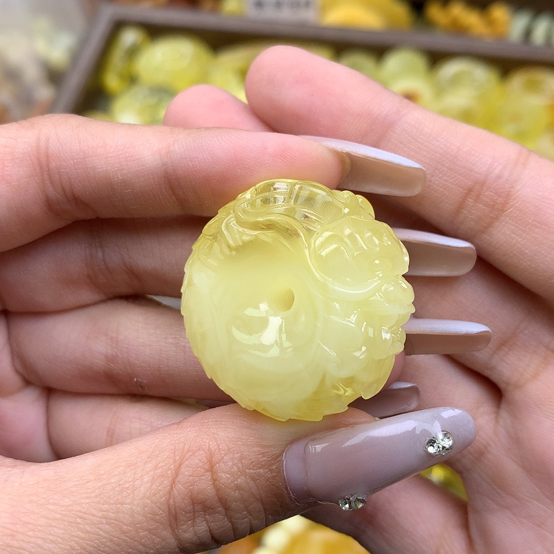 琥珀未镶嵌珠宝奇石36*12 龙扣子