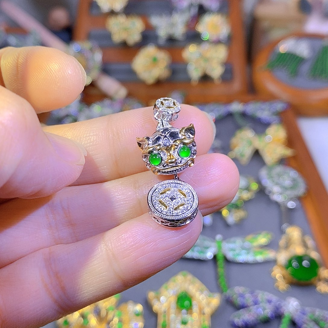 颈饰银S925镶嵌翡翠