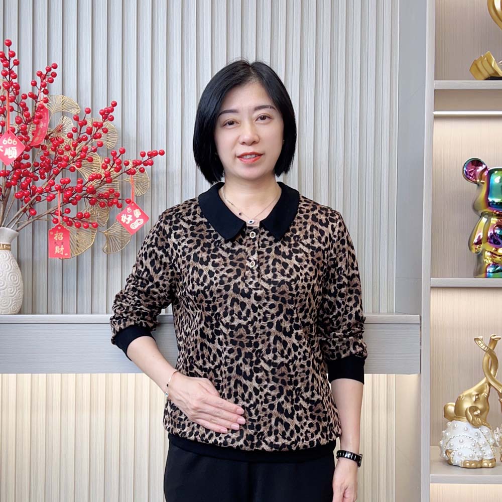 2025秋季新款时尚洋气减龄宽松显瘦气质豹纹中老年妈妈装长袖上衣