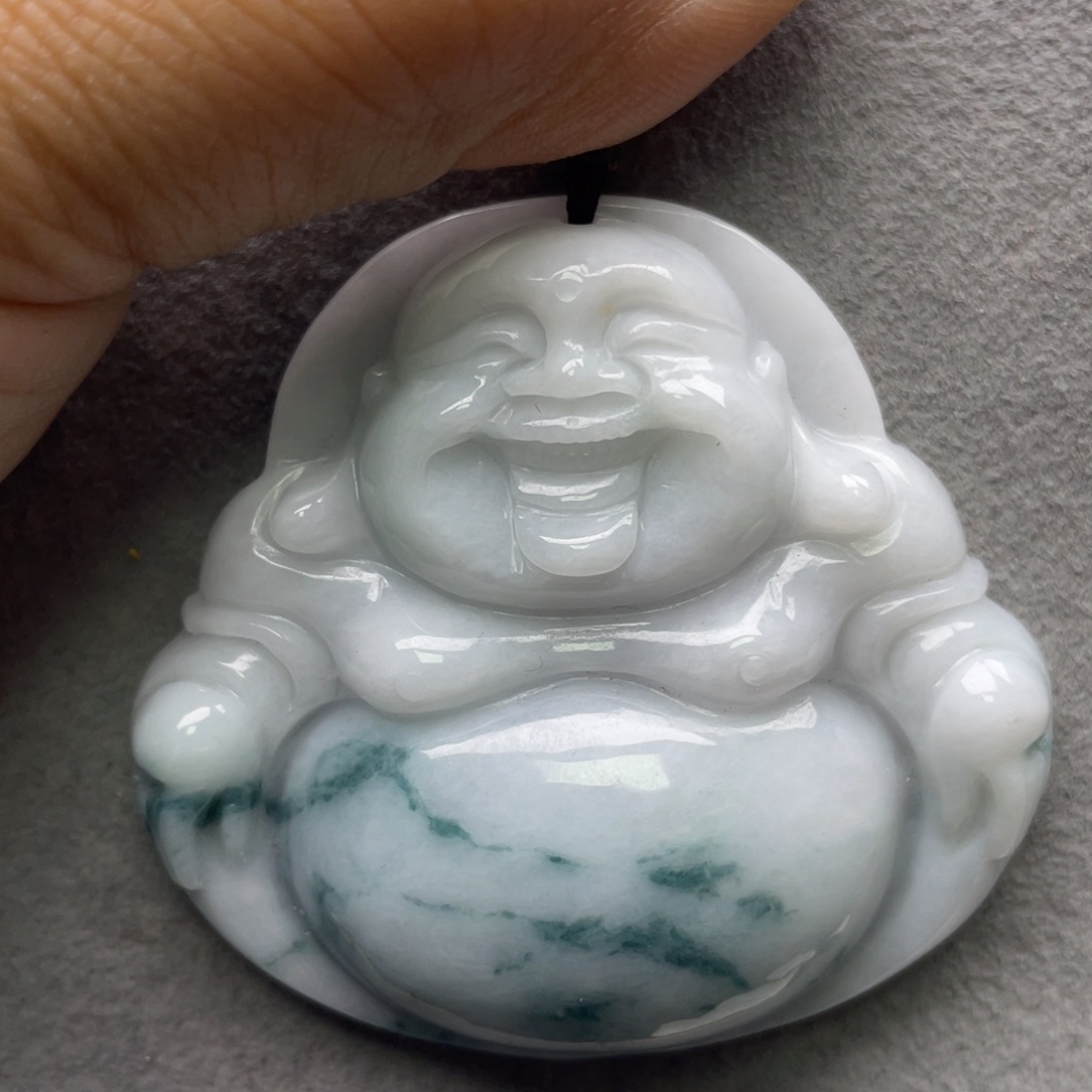 翡翠颈饰未镶嵌佛公