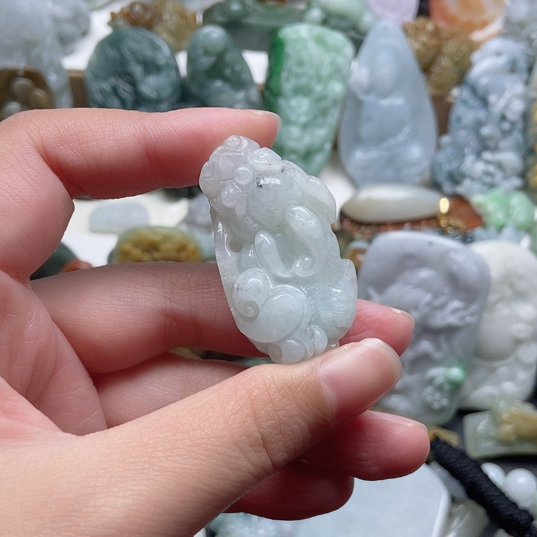 翡翠未镶嵌颈饰翡翠