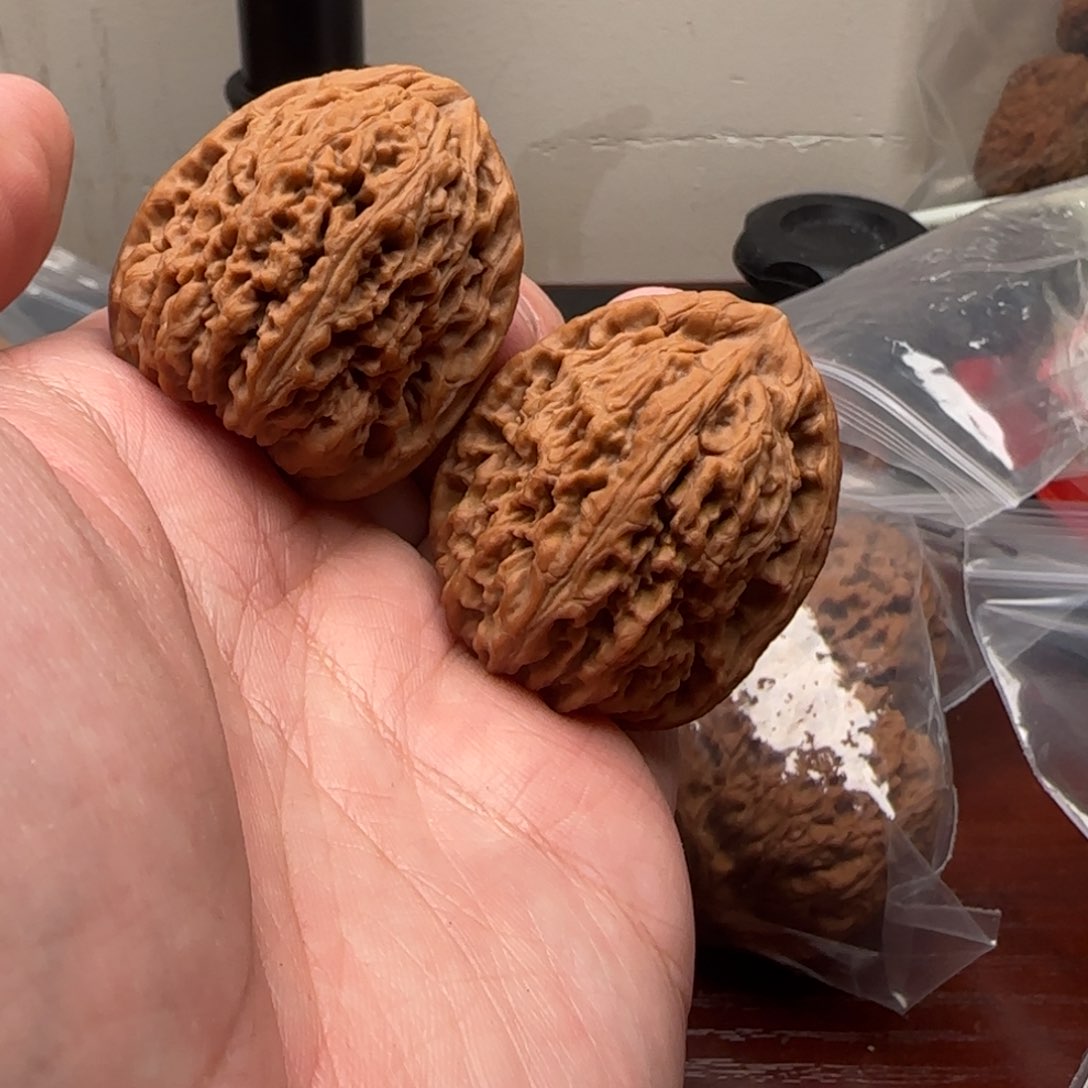 文玩核桃把件南疆石