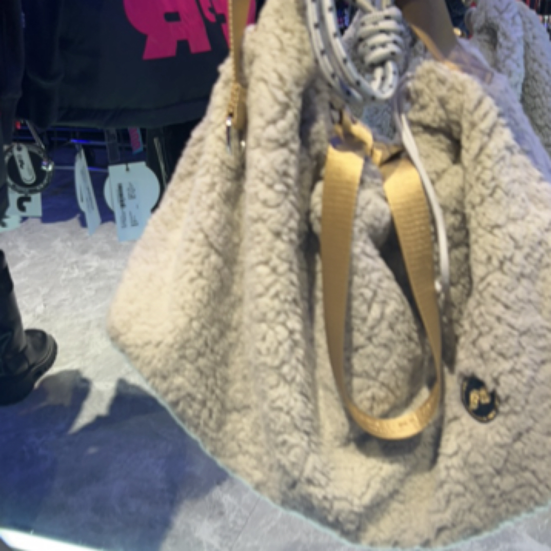 JT毛绒绒休闲包包