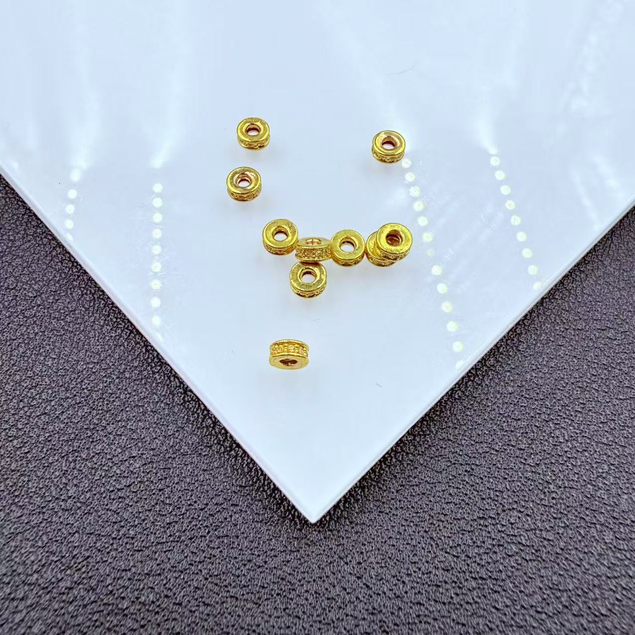  「戴琴珠宝」YZ3580-18K金4mm左右配件-YF（多样性发其一）