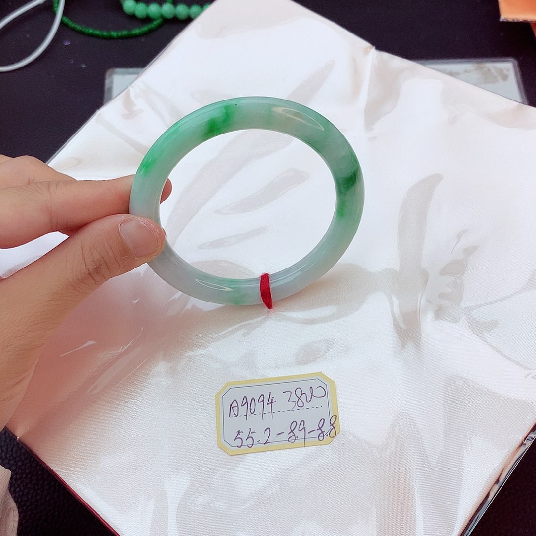 翡翠未镶嵌手镯翡翠