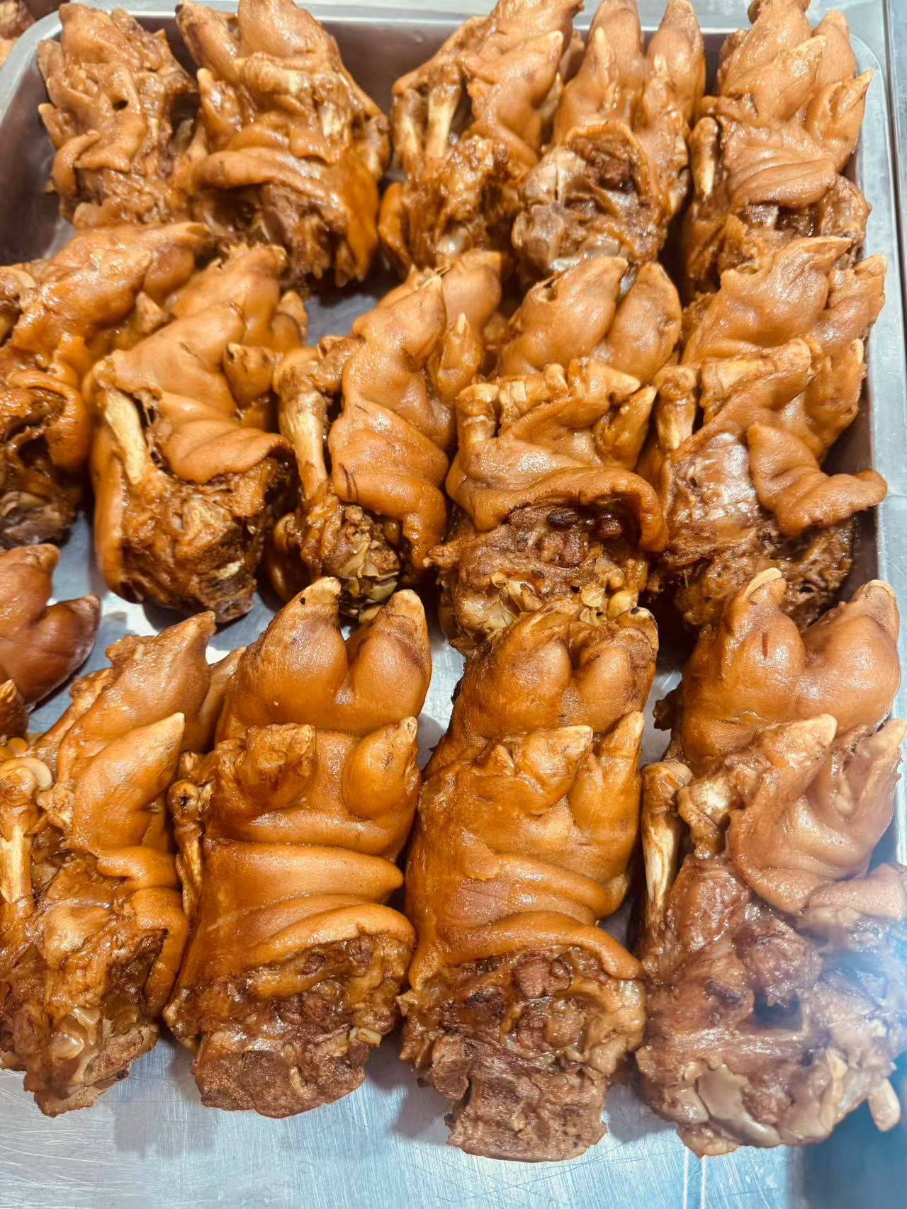 新鲜猪前蹄 秘制卤味 软烂脱骨 肉香十足