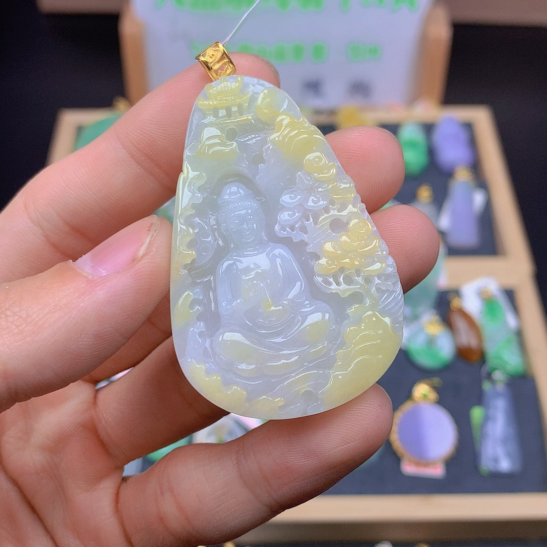 翡翠颈饰18K金镶嵌翡翠