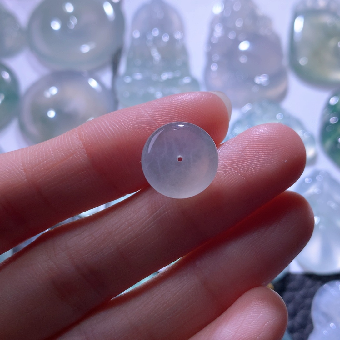 翡翠未镶嵌颈饰扣