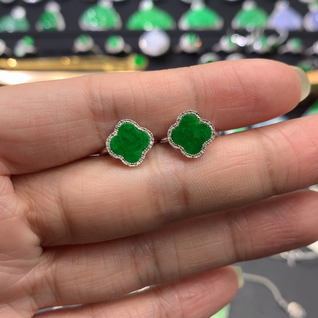 翡翠耳饰18K金镶嵌四叶草