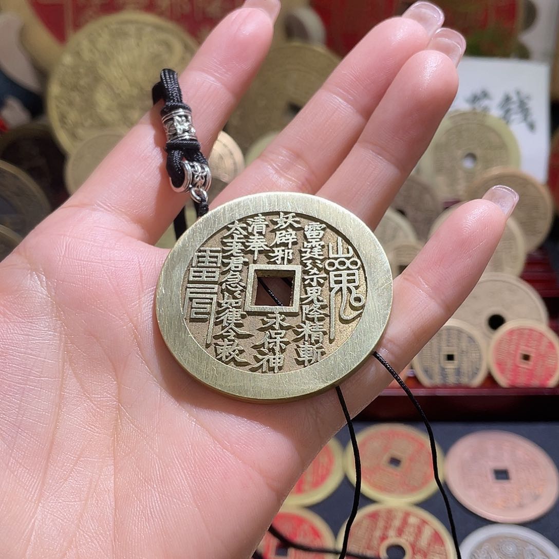 铜铜现代仿制工艺品花钱