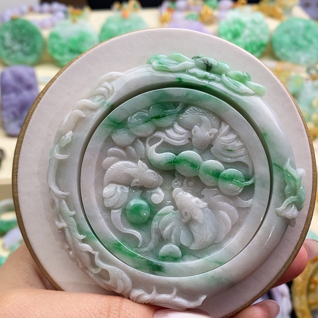 翡翠未镶嵌手镯套镯