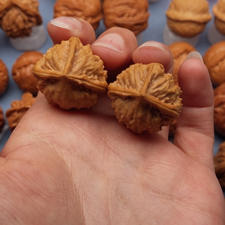 文玩核桃把件糖三角