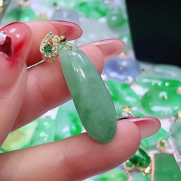 翡翠未镶嵌颈饰翡翠