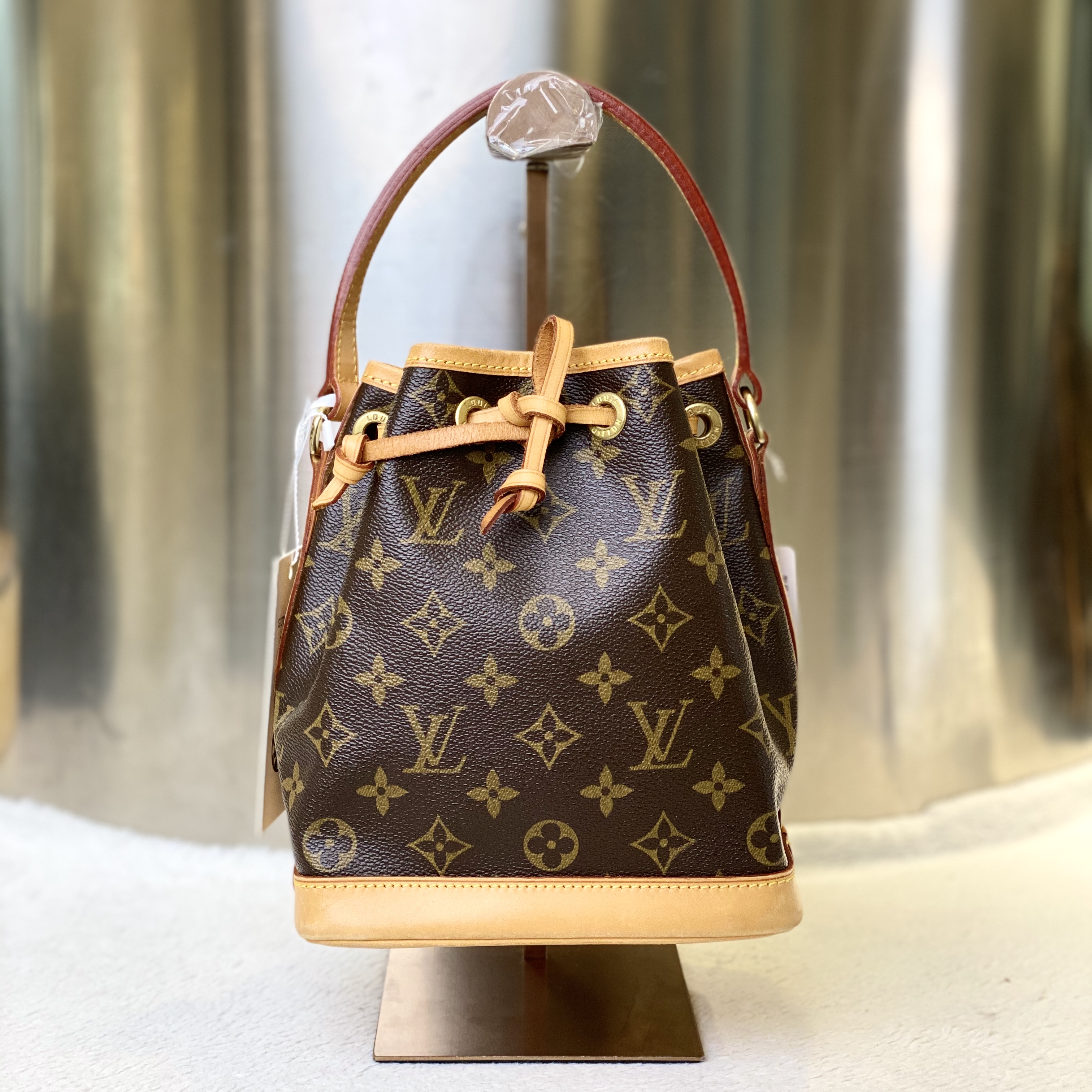 99新 LouisVuitton/路易威登 爱马98新LV中古小水桶手提包2041