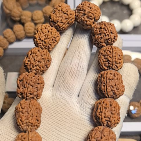 把件金刚菩提大金刚小花生手持，19-20的，原皮原色