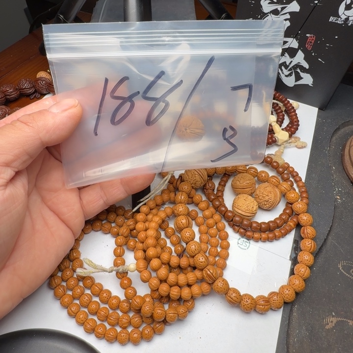 *****文玩核桃吊坠手工雕刻福利福利