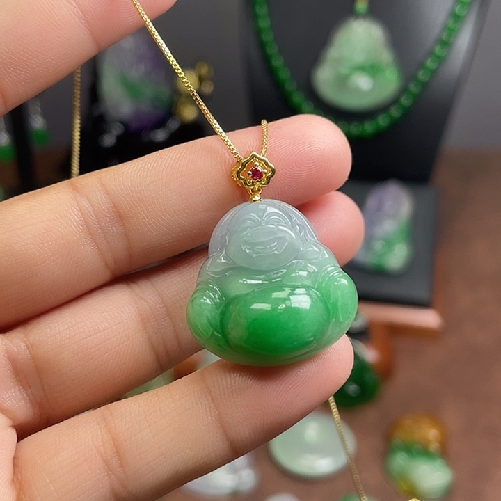 翡翠未镶嵌吊坠(赠链)